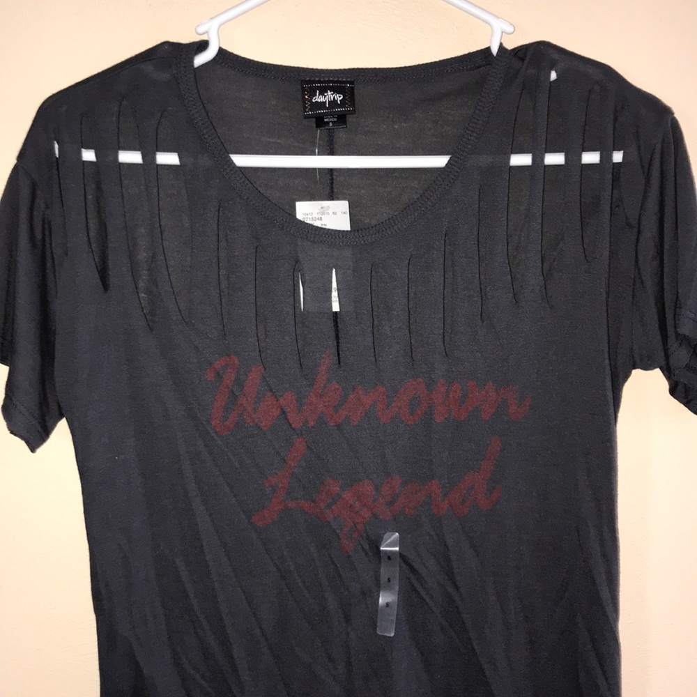 BUCKLE; Gray destroyed t-shirt